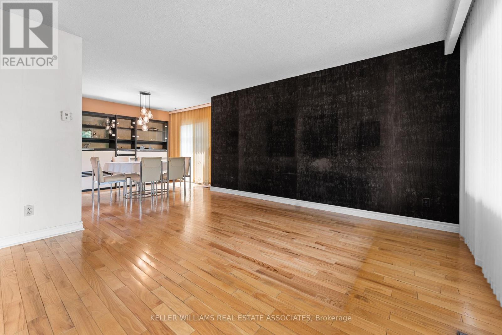 2437 Chilsworthy Avenue, Mississauga (Cooksville), Ontario  L5B 2R4 - Photo 8 - W12208537