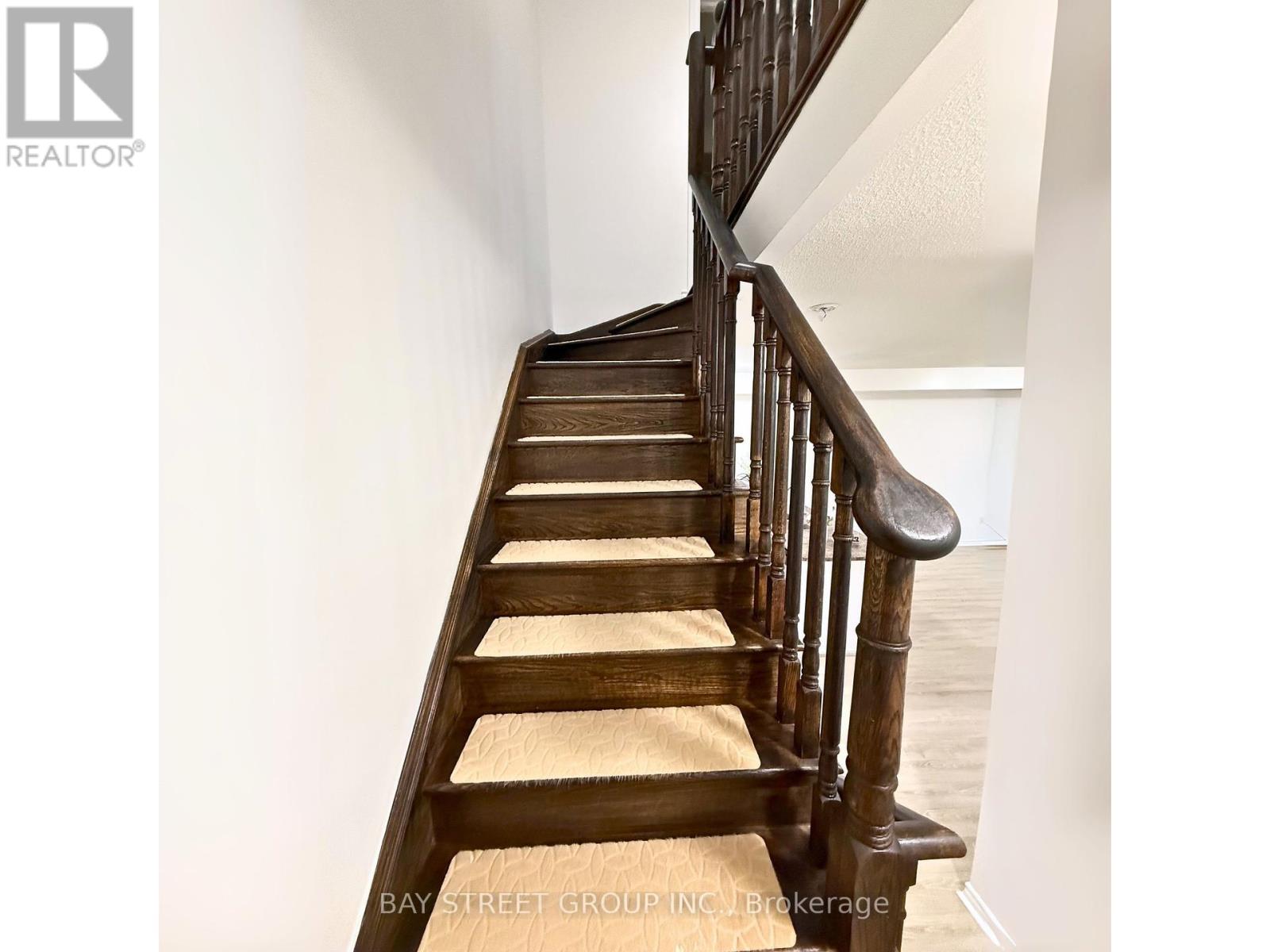 2564 Grand Oak Trail, Oakville, Ontario  L6M 0R8 - Photo 5 - W12208546