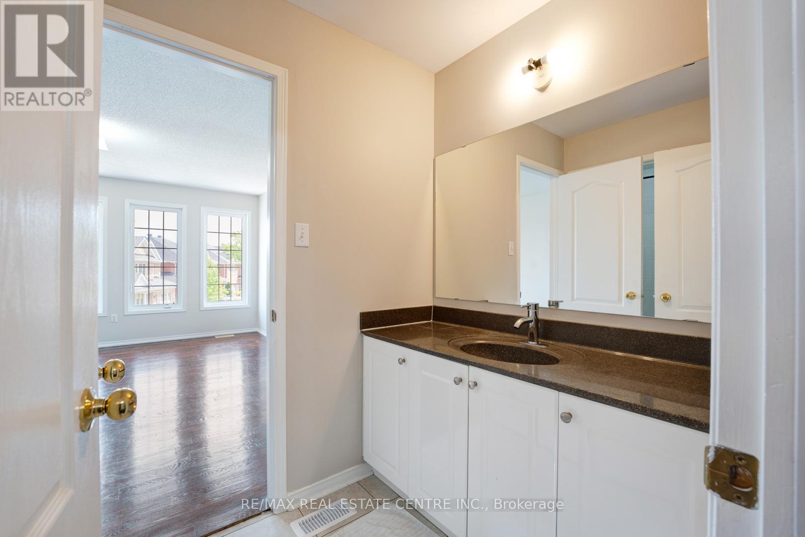 26 Ferncastle Crescent, Brampton (Fletcher's Meadow), Ontario  L7A 3P2 - Photo 28 - W12208554