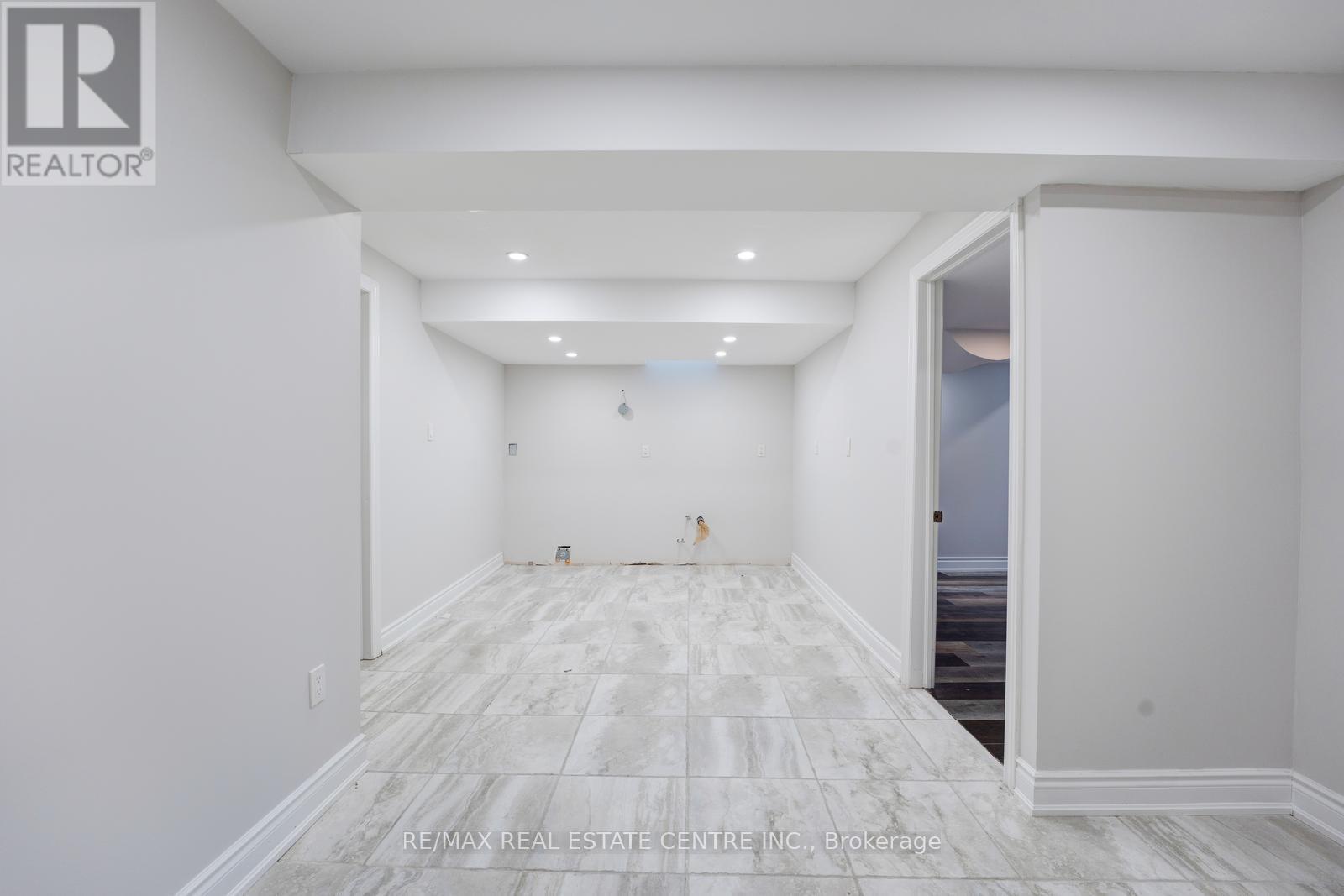 26 Ferncastle Crescent, Brampton (Fletcher's Meadow), Ontario  L7A 3P2 - Photo 35 - W12208554