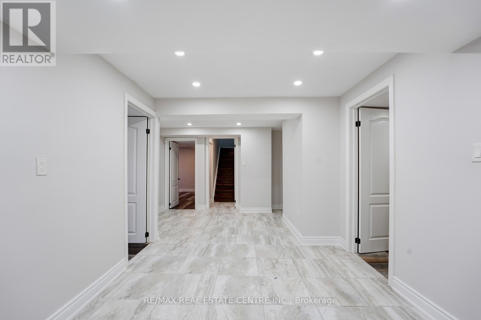 26 Ferncastle Crescent, Brampton (Fletcher's Meadow), Ontario  L7A 3P2 - Photo 36 - W12208554