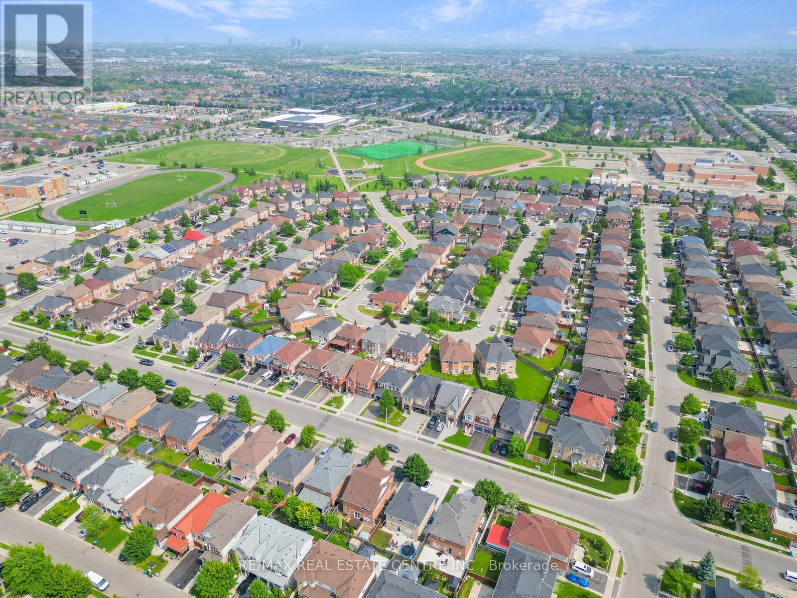 26 Ferncastle Crescent, Brampton (Fletcher's Meadow), Ontario  L7A 3P2 - Photo 48 - W12208554