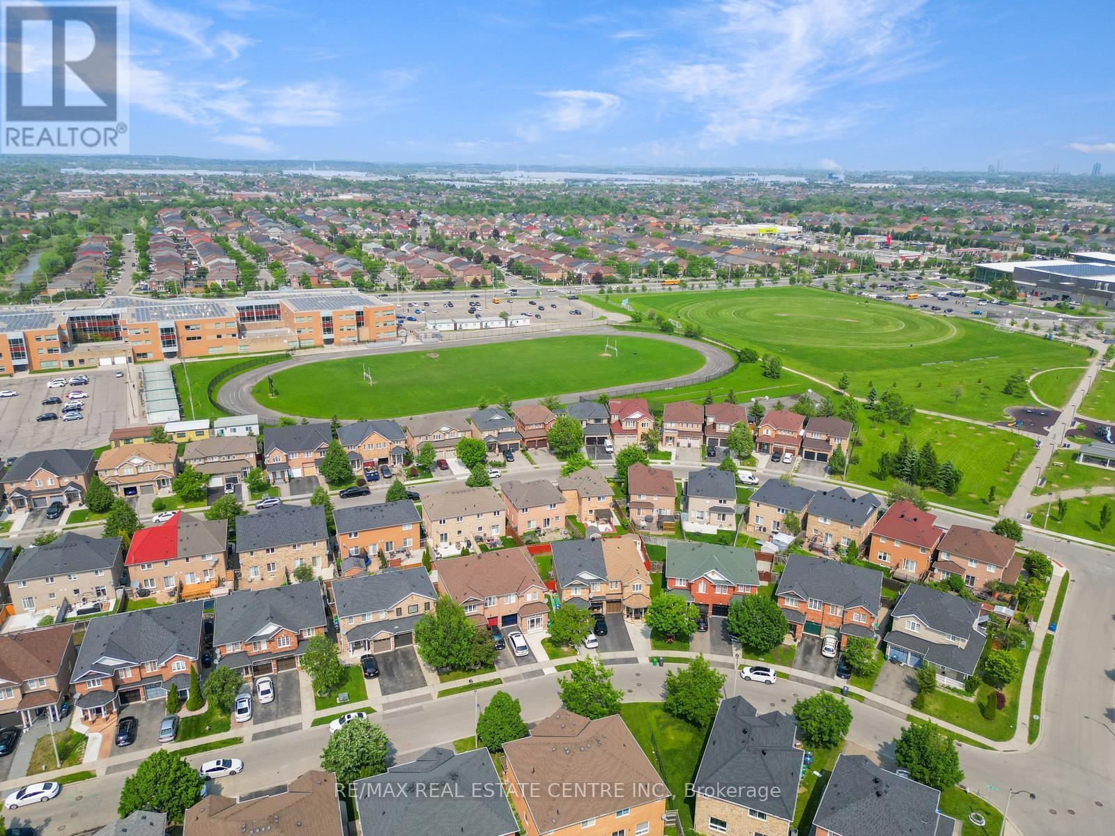 26 Ferncastle Crescent, Brampton (Fletcher's Meadow), Ontario  L7A 3P2 - Photo 49 - W12208554