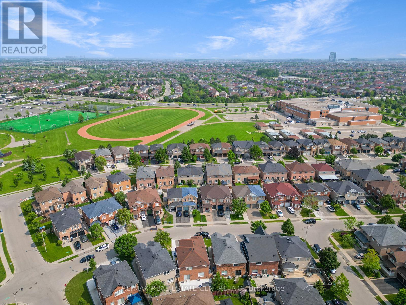 26 Ferncastle Crescent, Brampton (Fletcher's Meadow), Ontario  L7A 3P2 - Photo 50 - W12208554
