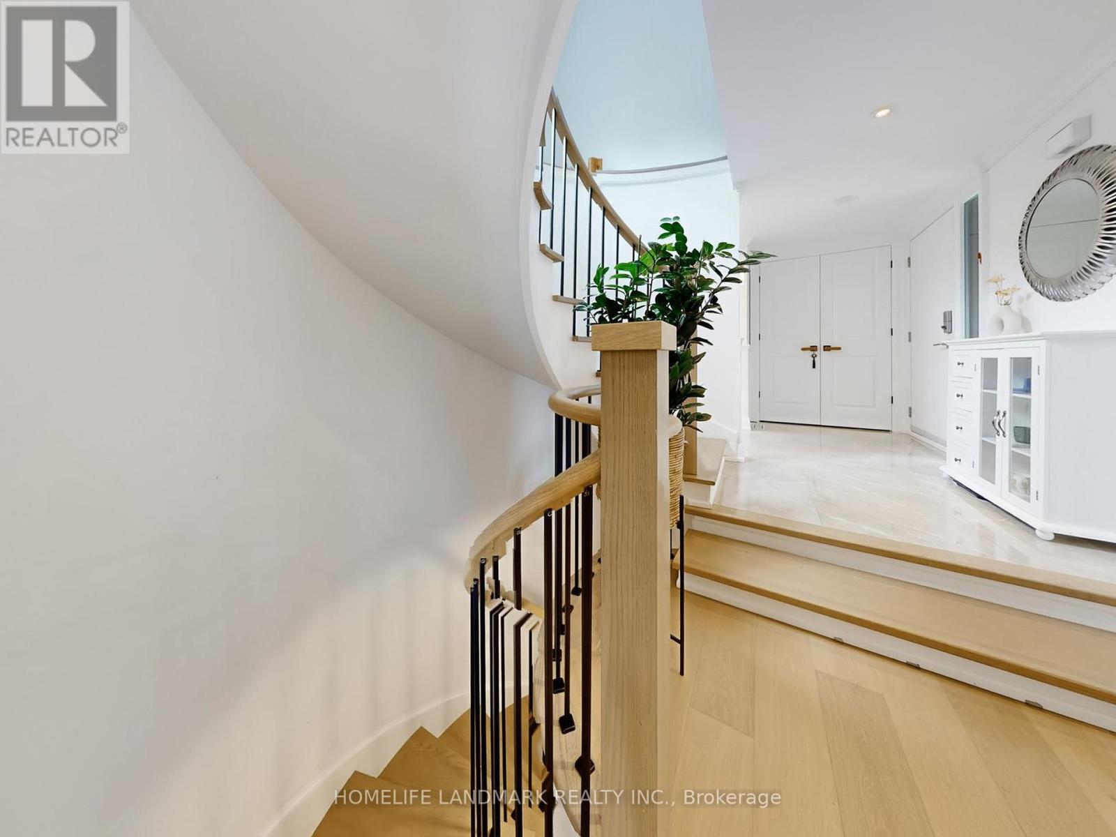 168 Kingsbridge Garden Circle, Mississauga (Hurontario), Ontario  L5R 1T5 - Photo 28 - W12208558