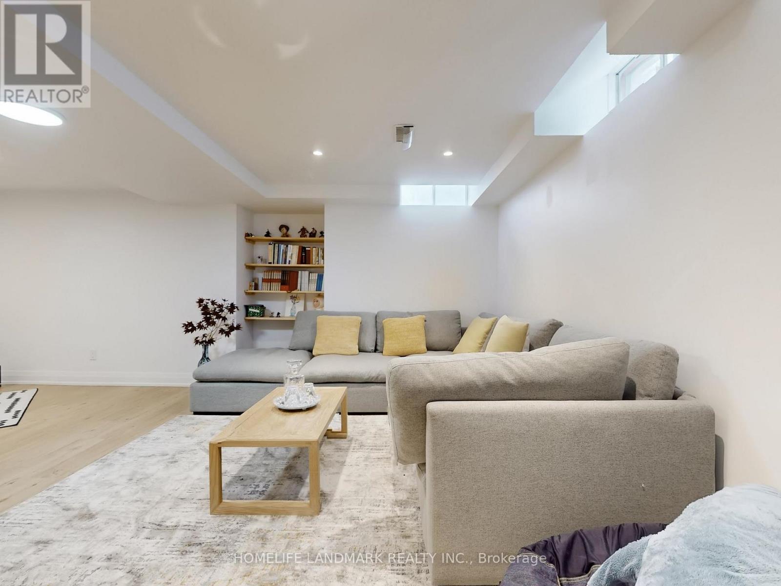 168 Kingsbridge Garden Circle, Mississauga (Hurontario), Ontario  L5R 1T5 - Photo 31 - W12208558