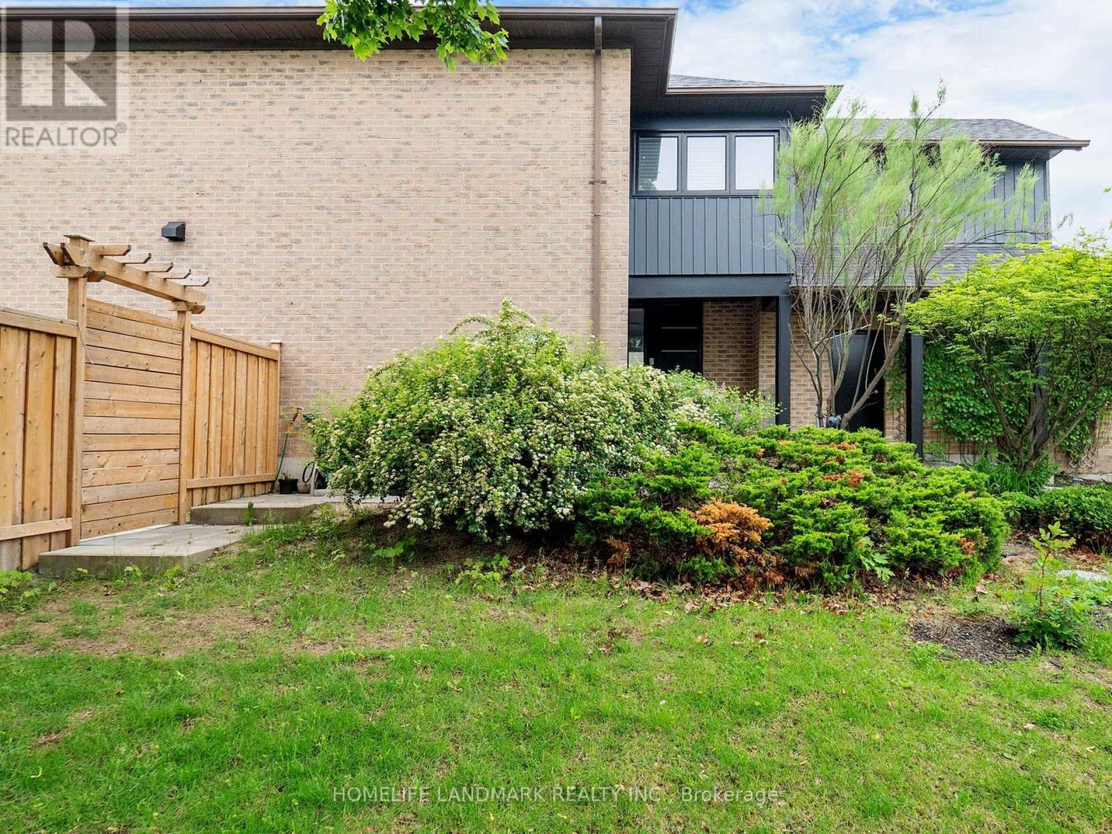 168 Kingsbridge Garden Circle, Mississauga (Hurontario), Ontario  L5R 1T5 - Photo 45 - W12208558