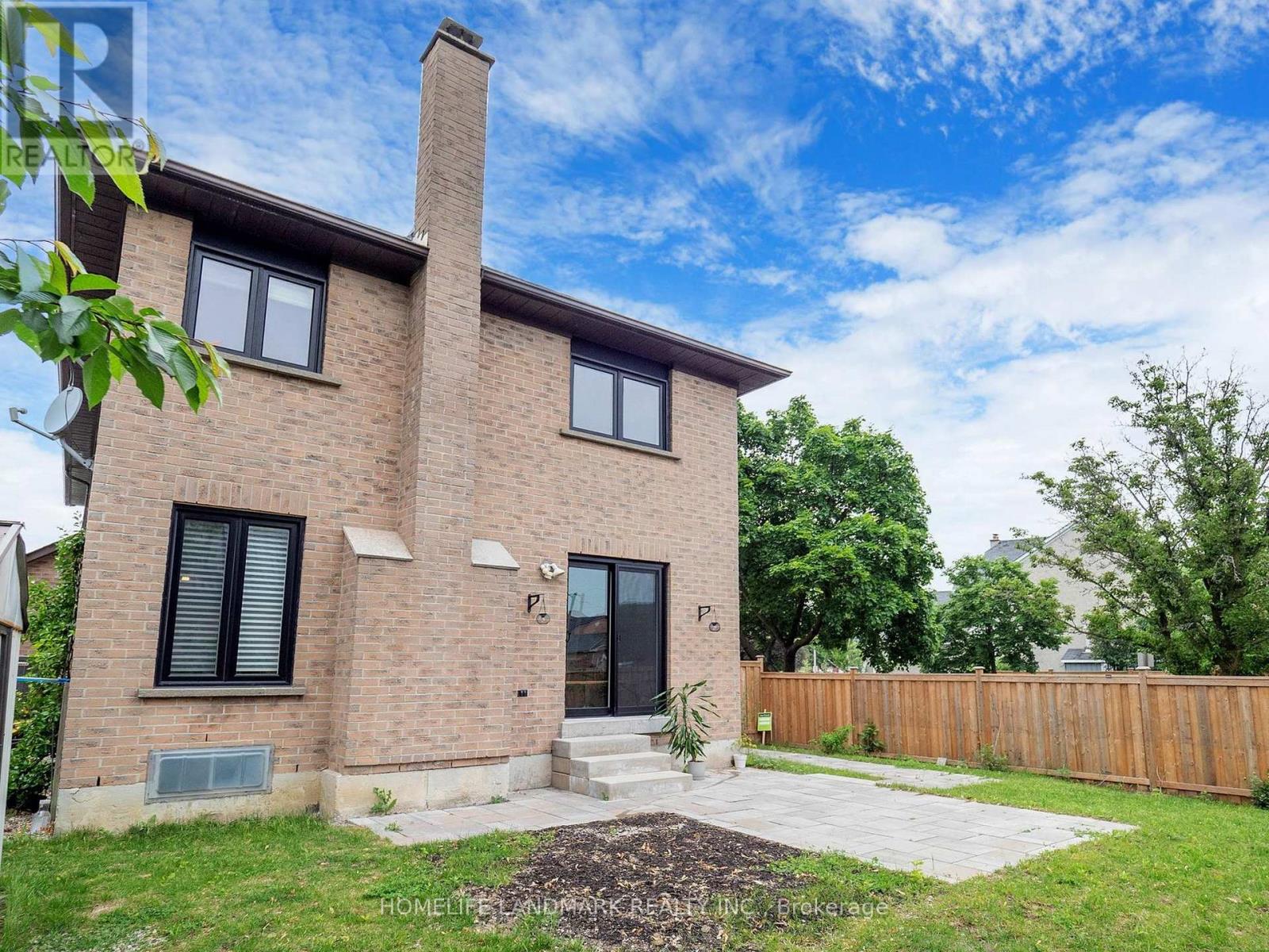 168 Kingsbridge Garden Circle, Mississauga (Hurontario), Ontario  L5R 1T5 - Photo 48 - W12208558