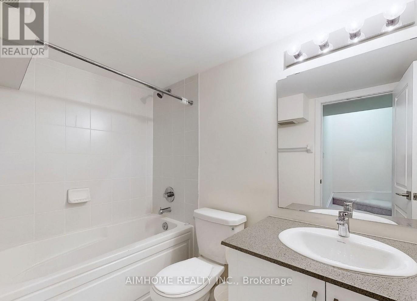 31 Frederick Tisdale Drive, Toronto (Downsview-Roding-Cfb), Ontario  M3K 0C4 - Photo 13 - W12208567