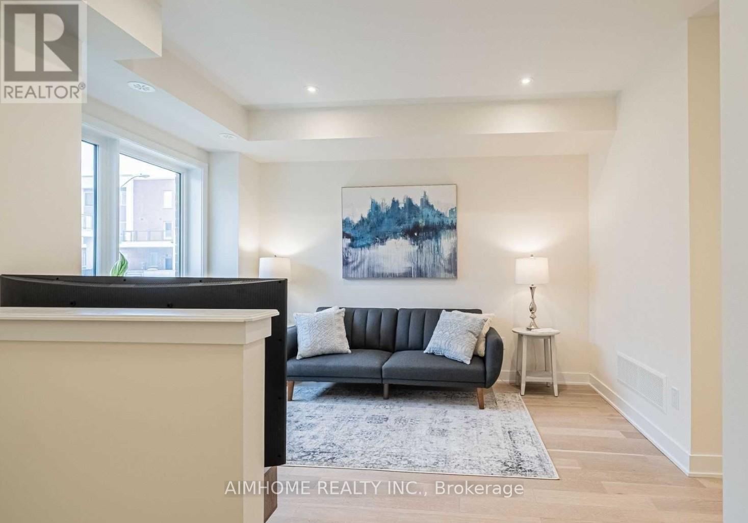 31 Frederick Tisdale Drive, Toronto (Downsview-Roding-Cfb), Ontario  M3K 0C4 - Photo 2 - W12208567
