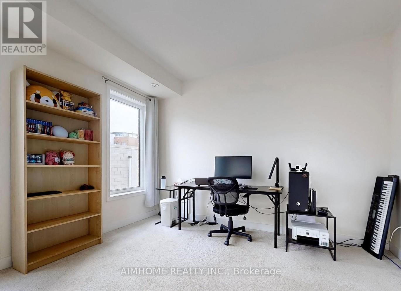 31 Frederick Tisdale Drive, Toronto (Downsview-Roding-Cfb), Ontario  M3K 0C4 - Photo 6 - W12208567
