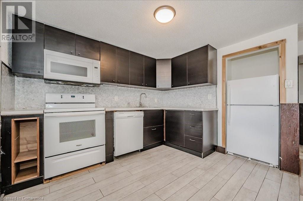 2238 Truscott Drive, Mississauga, Ontario  L5J 2A8 - Photo 21 - 40710572