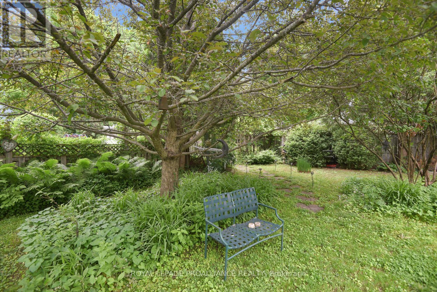 77 Ormond Street, Brockville, Ontario  K6V 2K7 - Photo 6 - X12208575