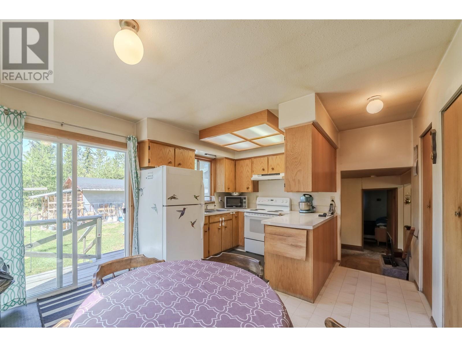 6961 Fawn Creek Road, Horse Lake, British Columbia  V0K 1X1 - Photo 6 - R3011870