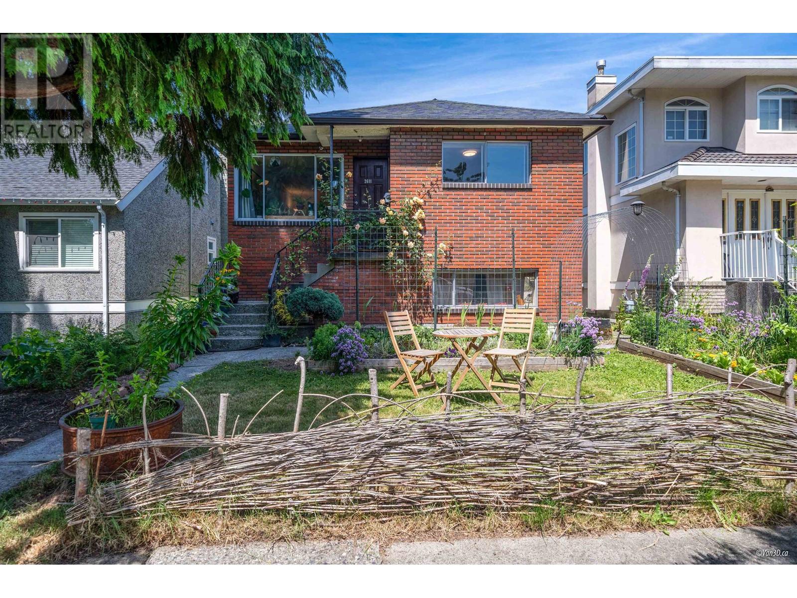 2611 PARKER STREET, Vancouver, British Columbia