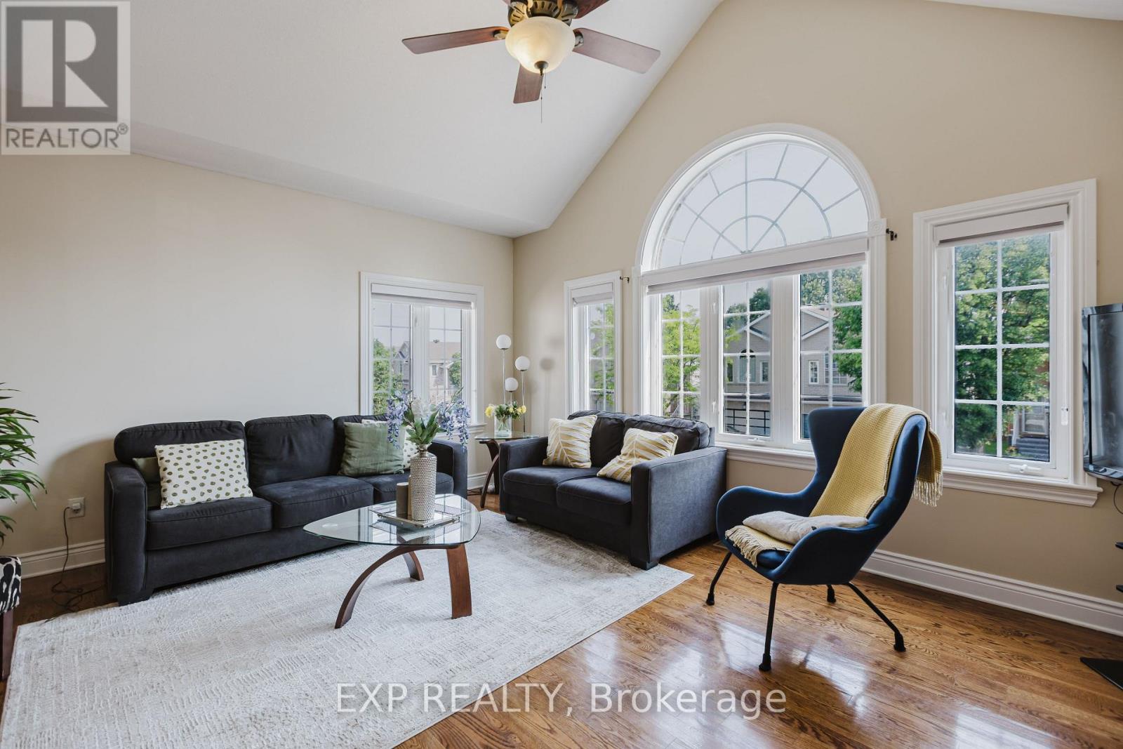 29 Castle Glen Crescent, Ottawa, Ontario  K2L 4G9 - Photo 10 - X12208573