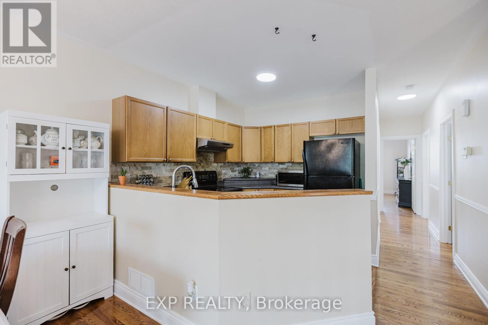29 Castle Glen Crescent, Ottawa, Ontario  K2L 4G9 - Photo 13 - X12208573