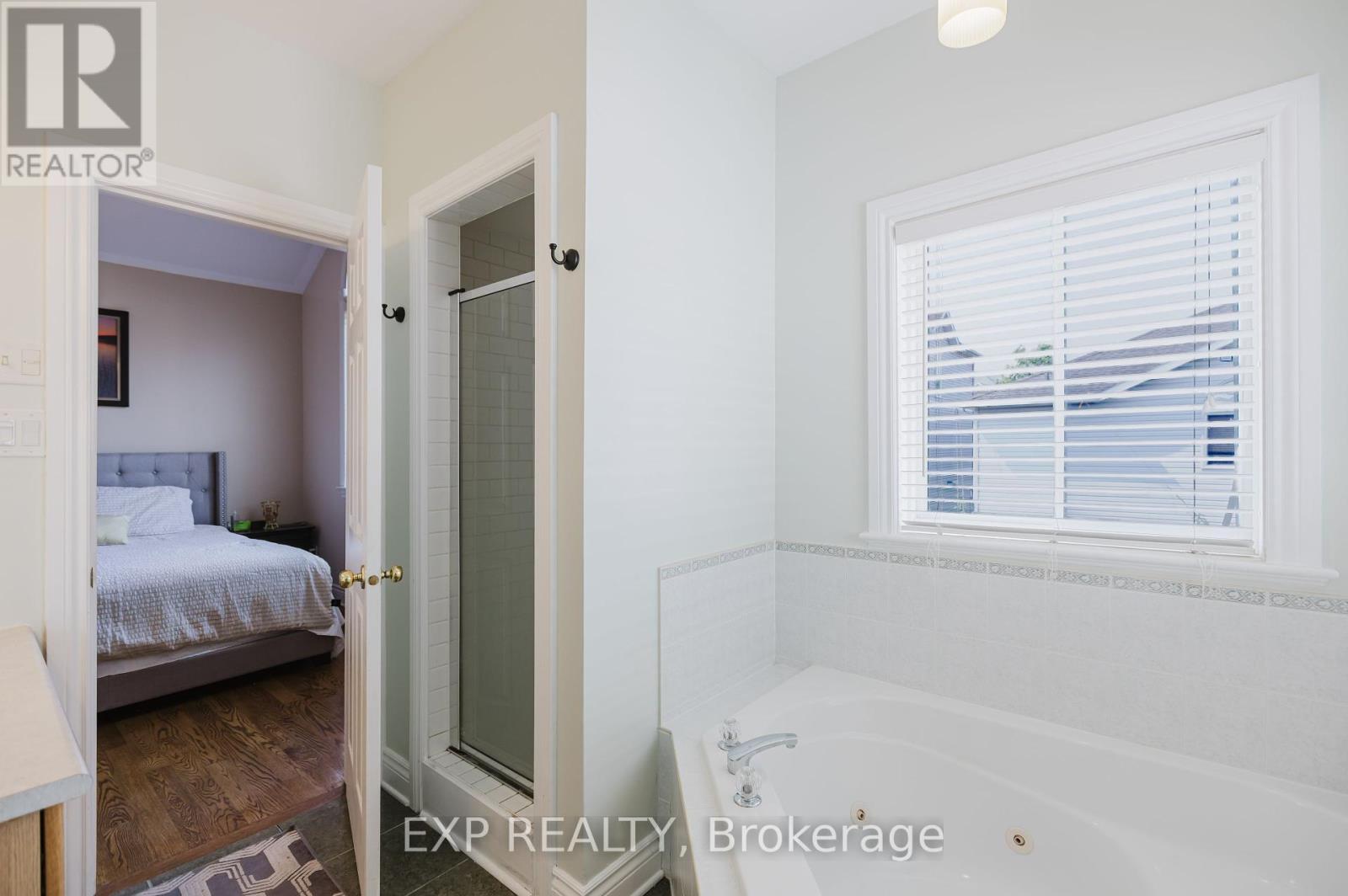 29 Castle Glen Crescent, Ottawa, Ontario  K2L 4G9 - Photo 19 - X12208573