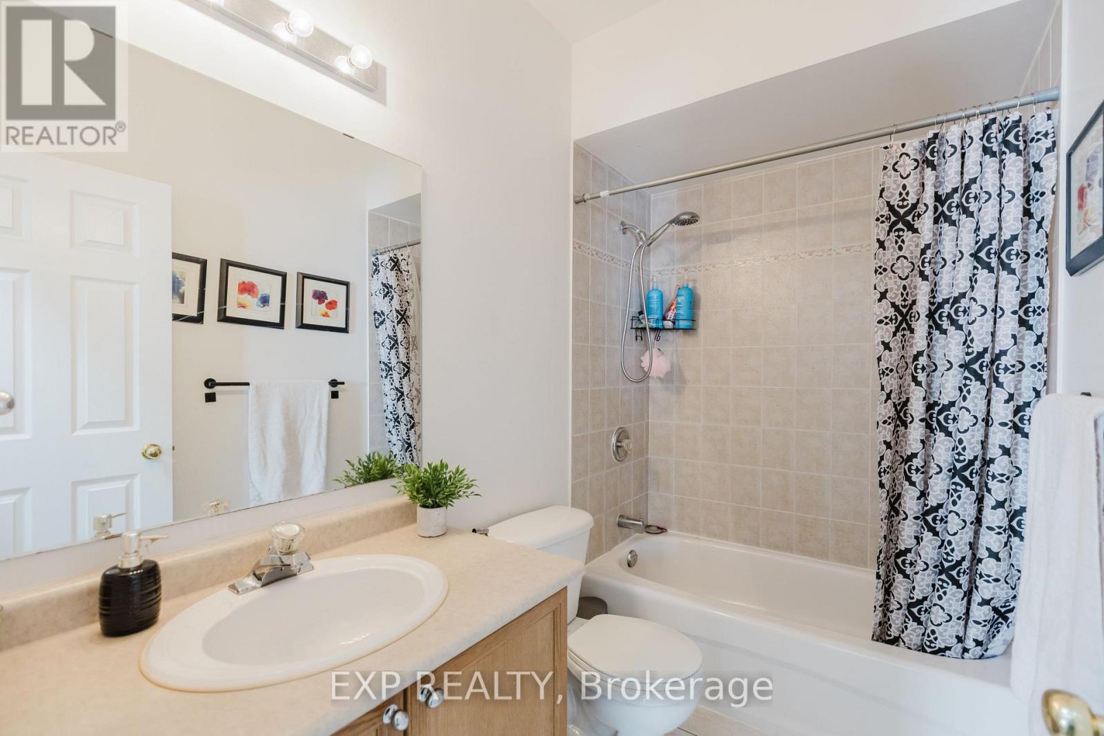 29 Castle Glen Crescent, Ottawa, Ontario  K2L 4G9 - Photo 24 - X12208573
