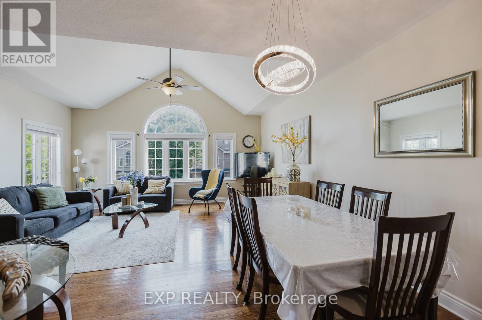 29 Castle Glen Crescent, Ottawa, Ontario  K2L 4G9 - Photo 6 - X12208573