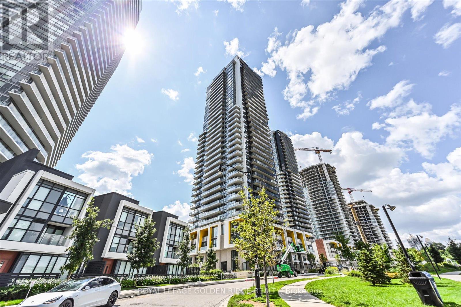 3306 - 95 Mcmahon Drive, Toronto, Ontario  M2K 0H2 - Photo 1 - C12208572