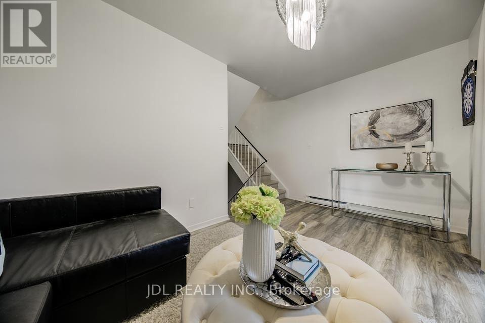 Room 3-Th19 - 130 Clinton Street, Toronto, Ontario  M6G 2Y3 - Photo 11 - C12208577