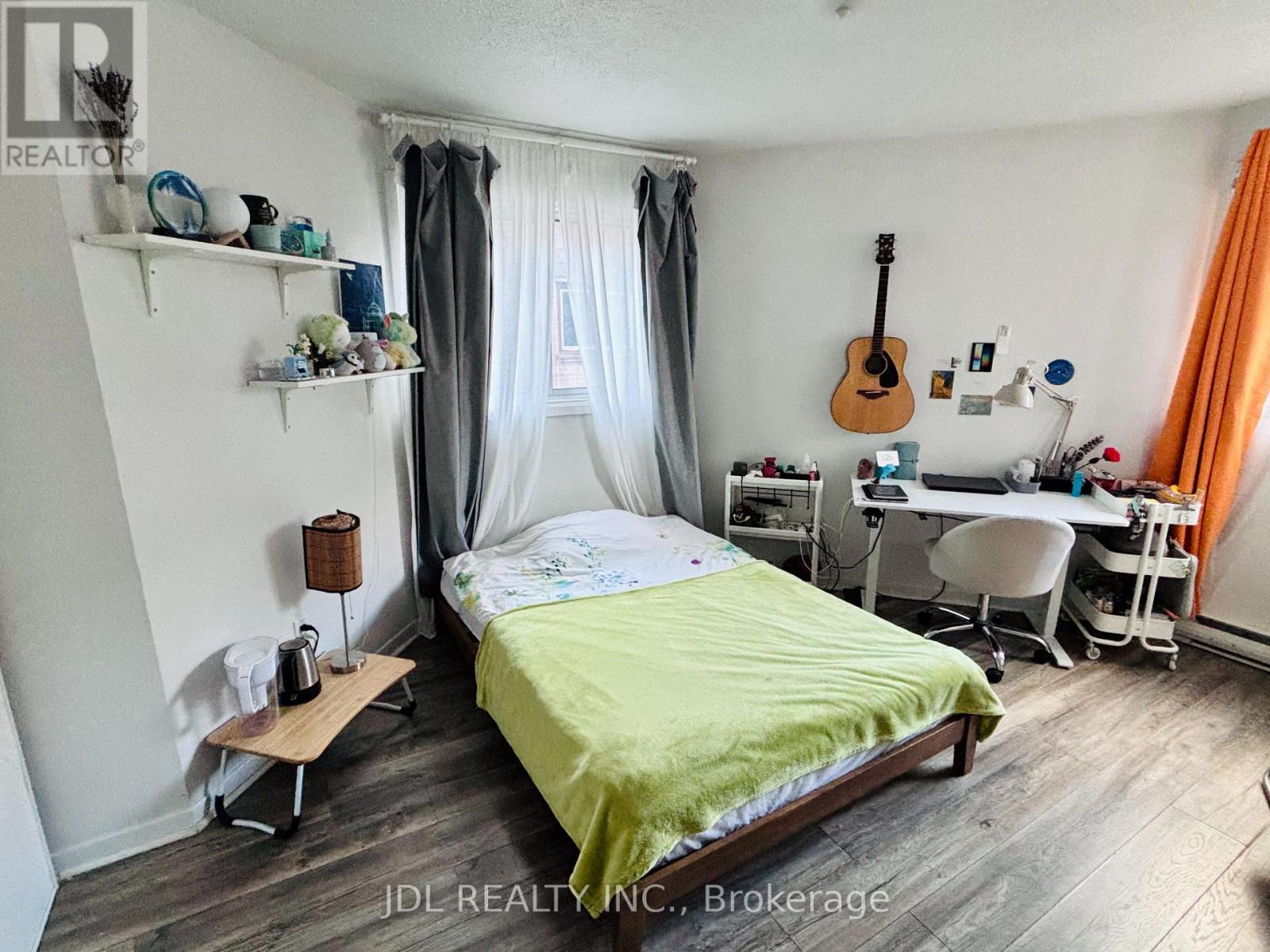 Room 3-Th19 - 130 Clinton Street, Toronto, Ontario  M6G 2Y3 - Photo 3 - C12208577