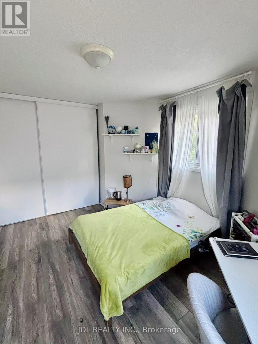 Room 3-Th19 - 130 Clinton Street, Toronto, Ontario  M6G 2Y3 - Photo 6 - C12208577