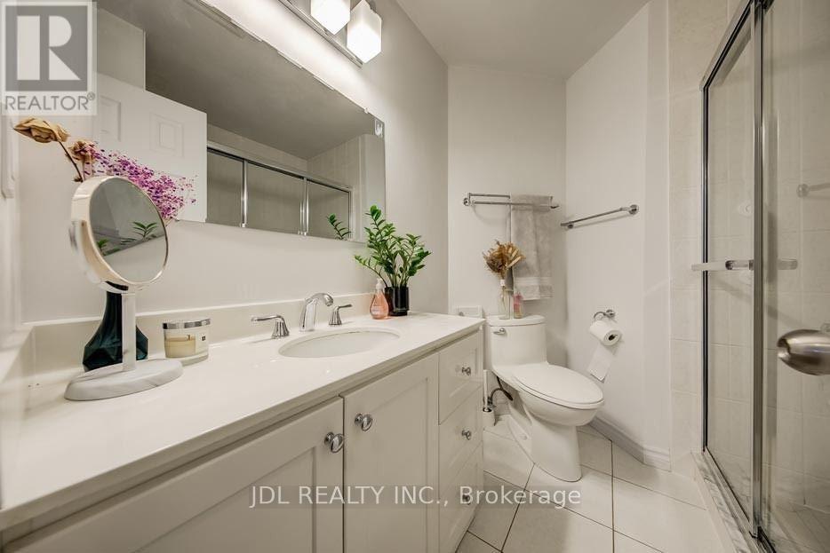Room 3-Th19 - 130 Clinton Street, Toronto, Ontario  M6G 2Y3 - Photo 8 - C12208577