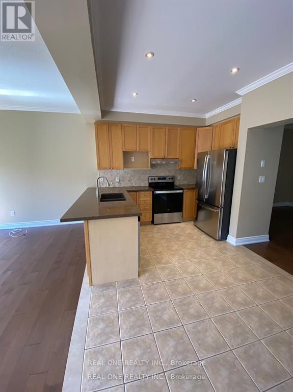 2460 Felhaber Crescent, Oakville, Ontario  L6H 7N8 - Photo 11 - W12208585