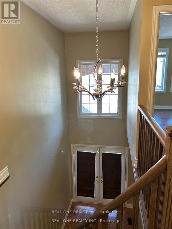 2460 Felhaber Crescent, Oakville, Ontario  L6H 7N8 - Photo 15 - W12208585