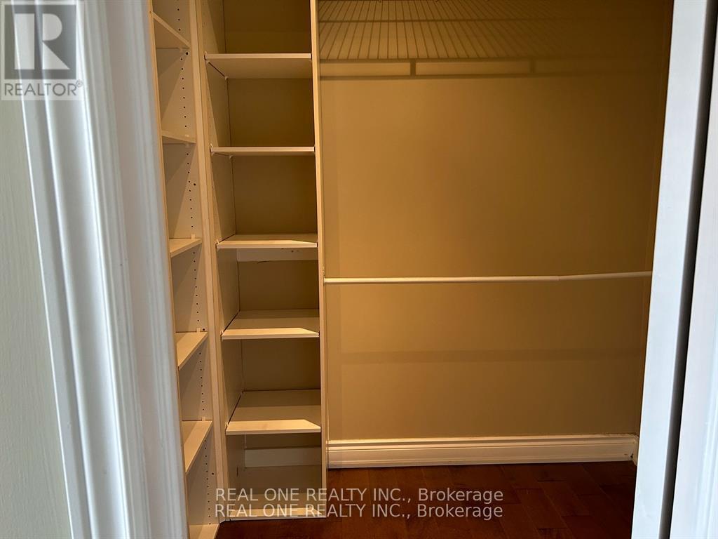 2460 Felhaber Crescent, Oakville, Ontario  L6H 7N8 - Photo 18 - W12208585