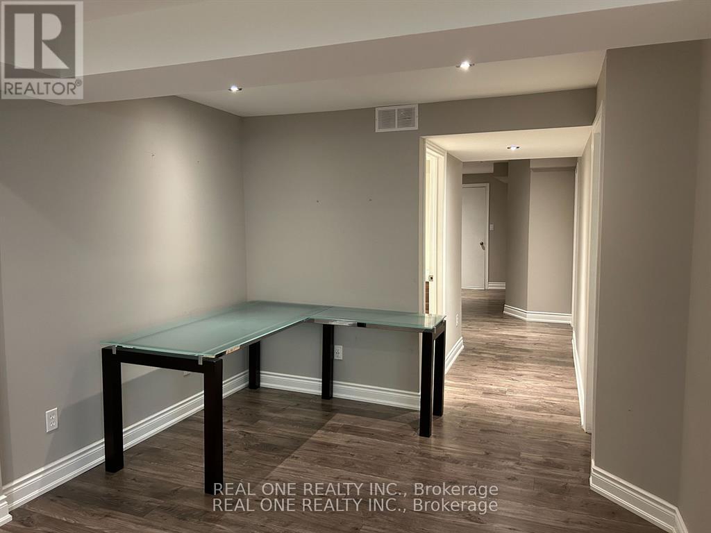2460 Felhaber Crescent, Oakville, Ontario  L6H 7N8 - Photo 27 - W12208585