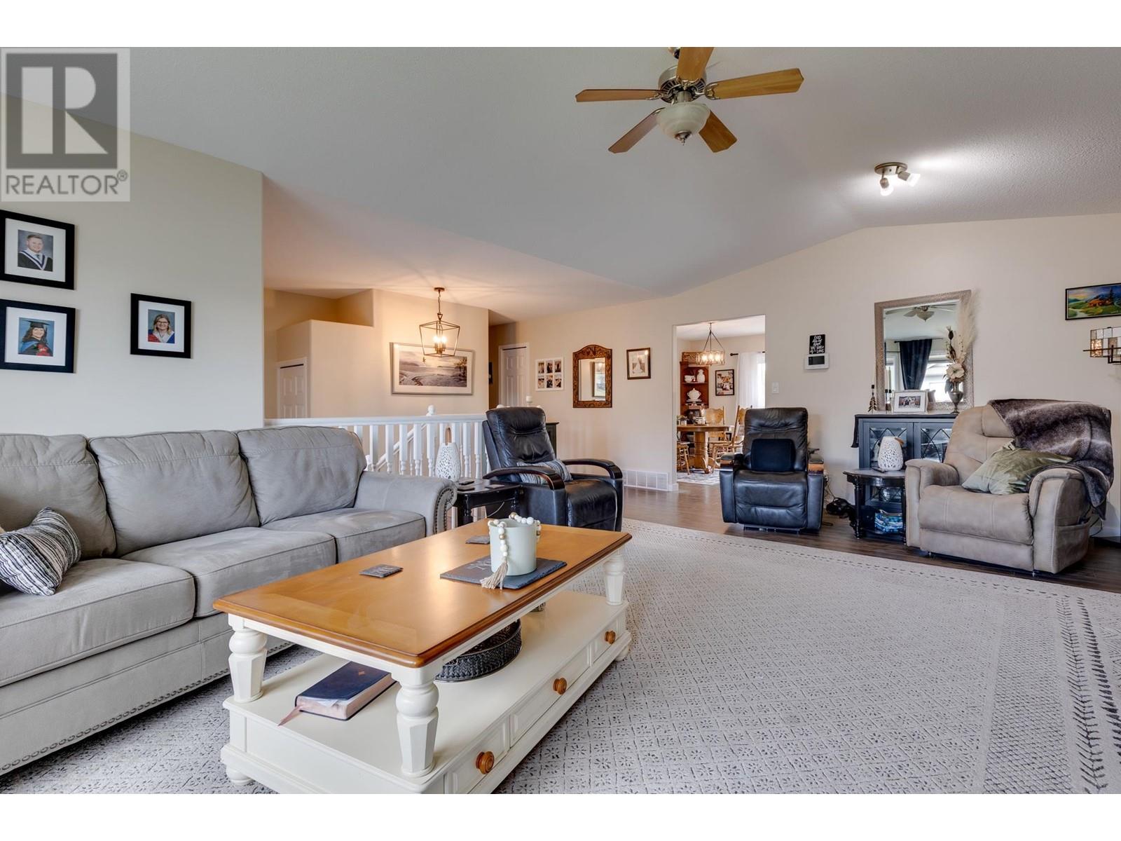 Property at 5628 BEARSPAW CRESCENT image 5