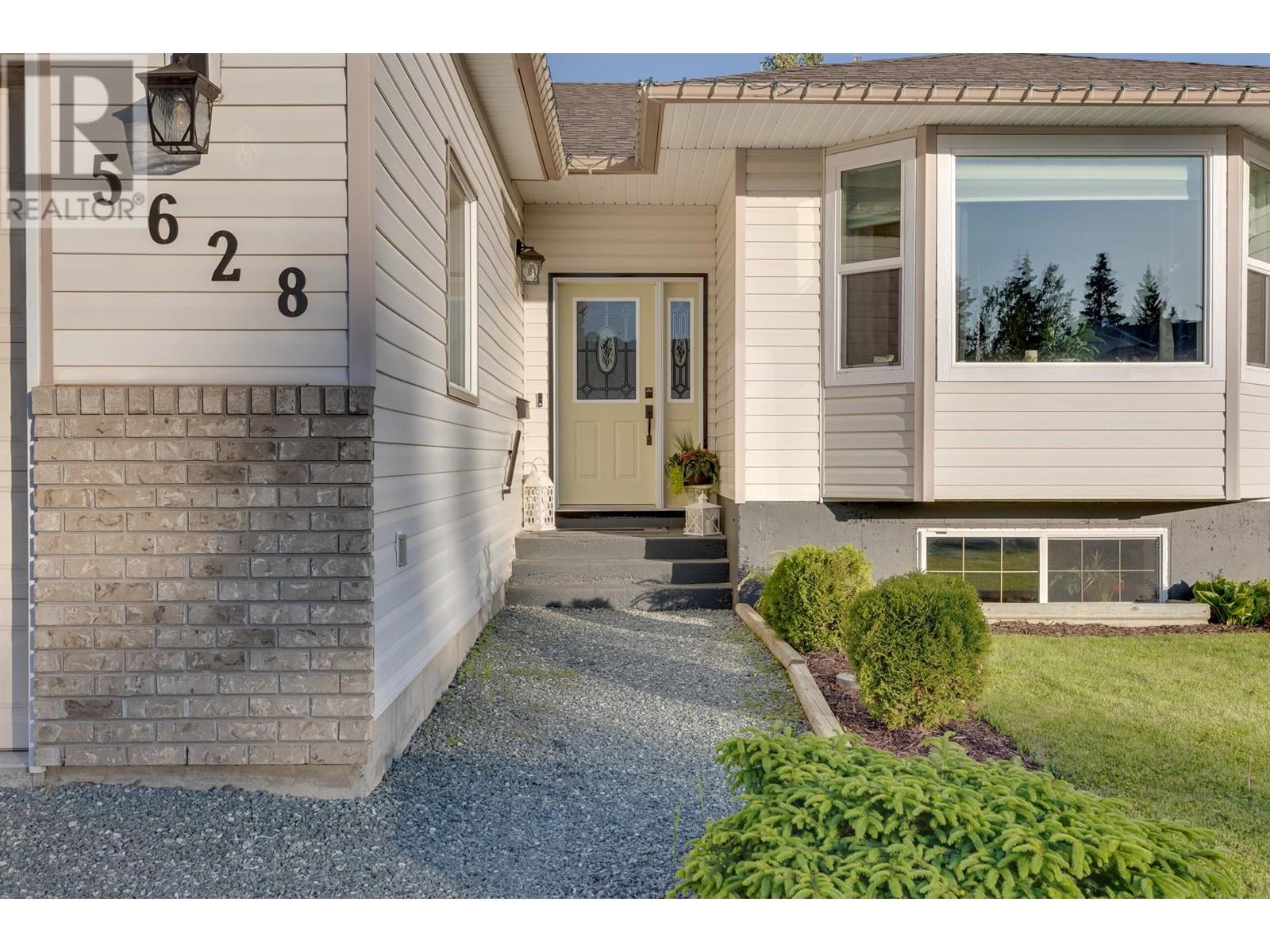 Property at 5628 BEARSPAW CRESCENT image 2