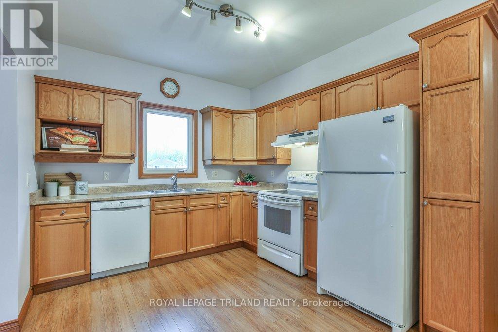 41 Greyrock Crescent, London East, Ontario  N5Y 6L4 - Photo 11 - X12208603