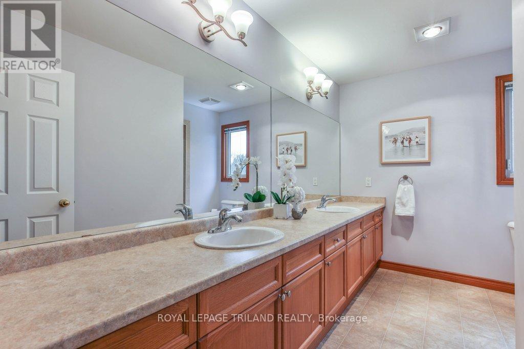 41 Greyrock Crescent, London East, Ontario  N5Y 6L4 - Photo 21 - X12208603