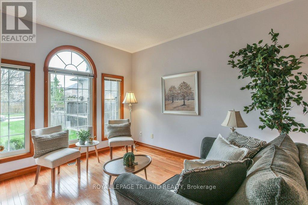 41 Greyrock Crescent, London East, Ontario  N5Y 6L4 - Photo 4 - X12208603