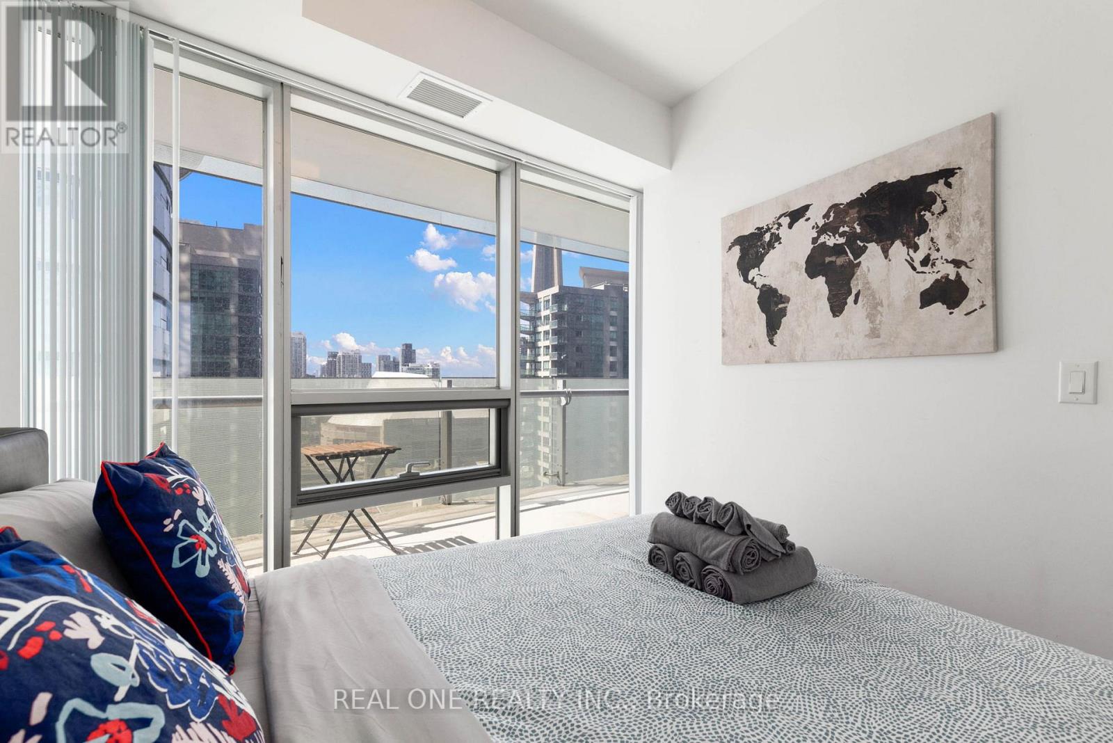 2506 - 14 York Street, Toronto, Ontario  M5J 0B1 - Photo 12 - C12208598