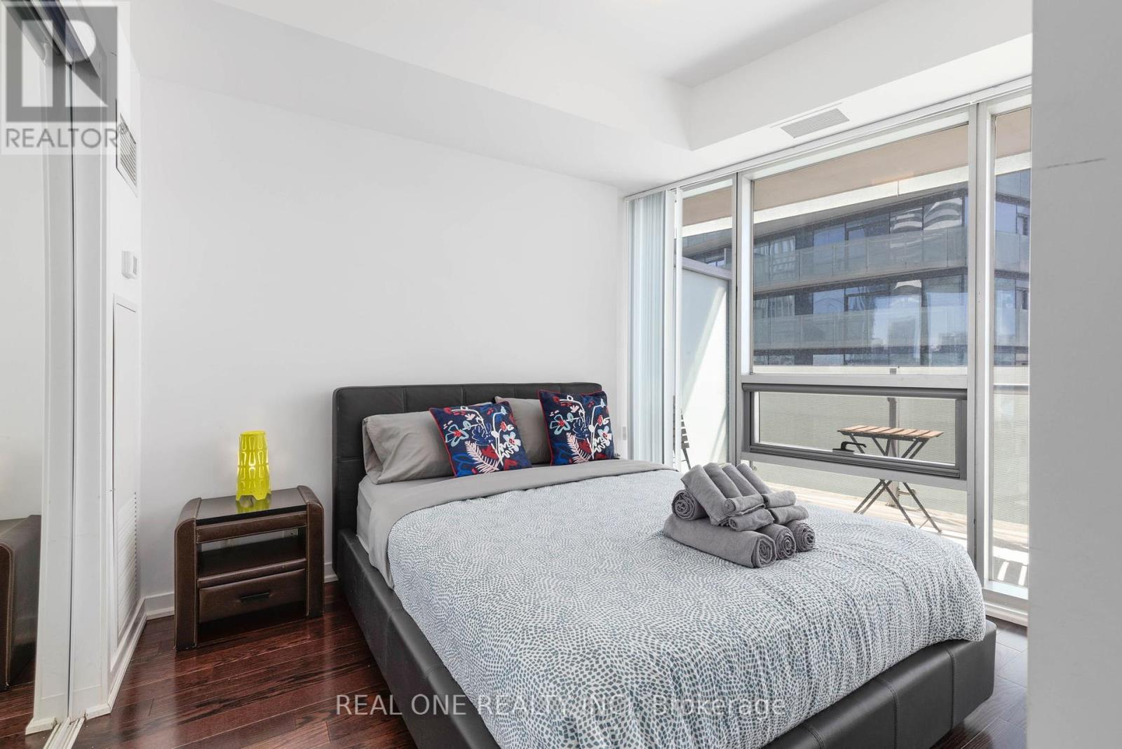 2506 - 14 York Street, Toronto, Ontario  M5J 0B1 - Photo 13 - C12208598