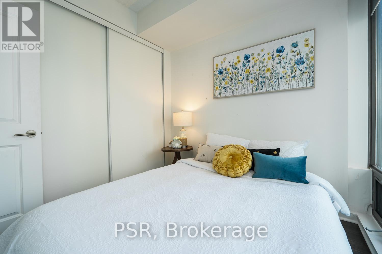 2103 - 18 Yorkville Avenue, Toronto, Ontario  M4W 3Y8 - Photo 15 - C12208623