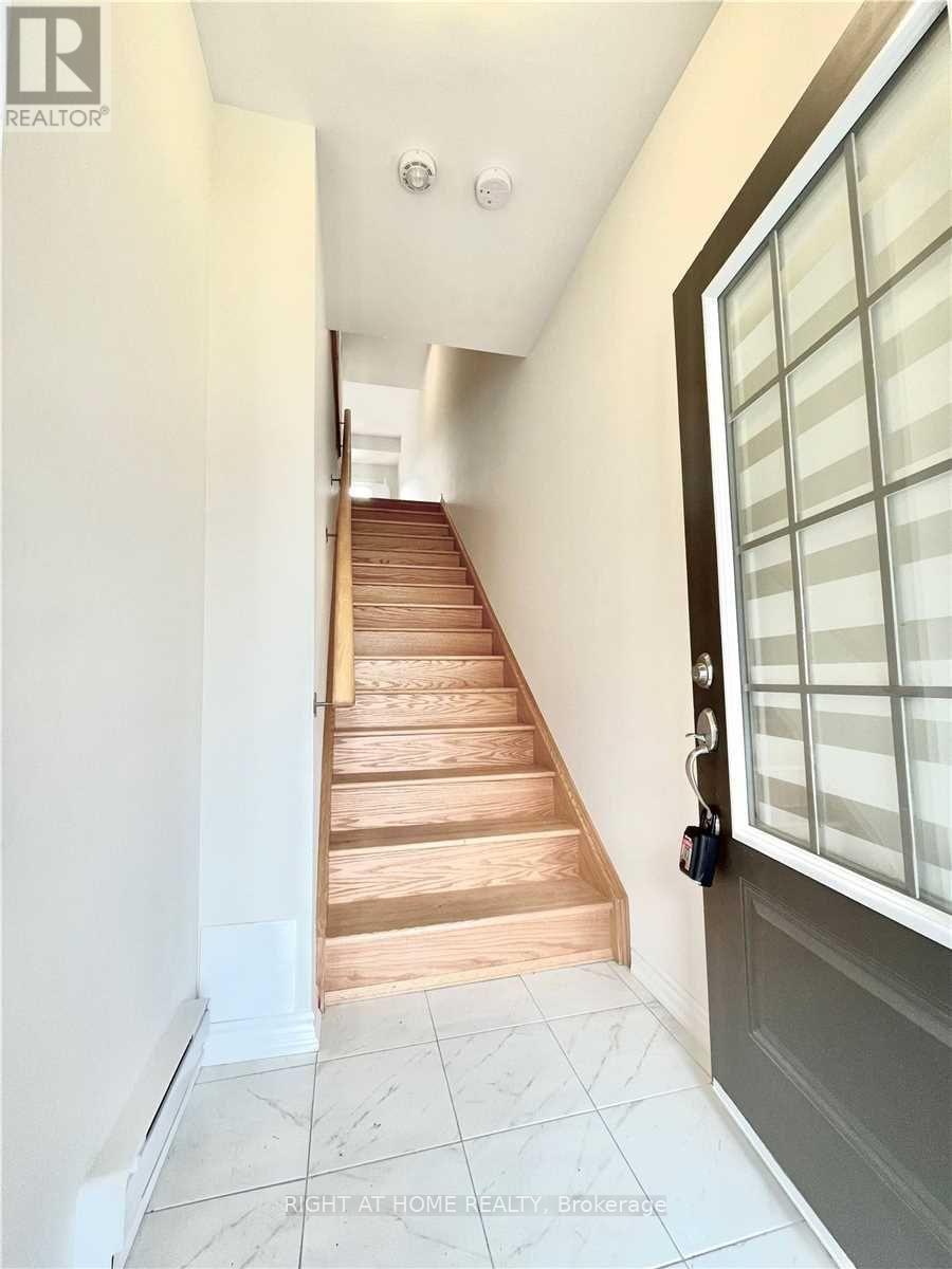 109 Danzatore Path, Oshawa, Ontario  L1L 0P9 - Photo 2 - E12208604