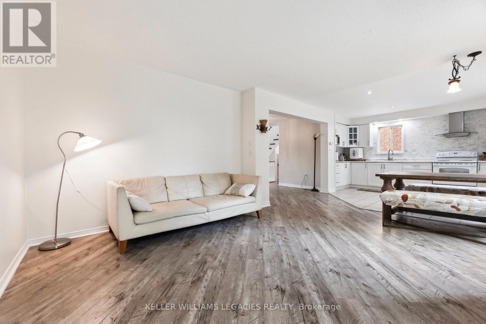135 Mcsweeney Crescent, Ajax (Northwest Ajax), Ontario  L1T 4C8 - Photo 11 - E12208607