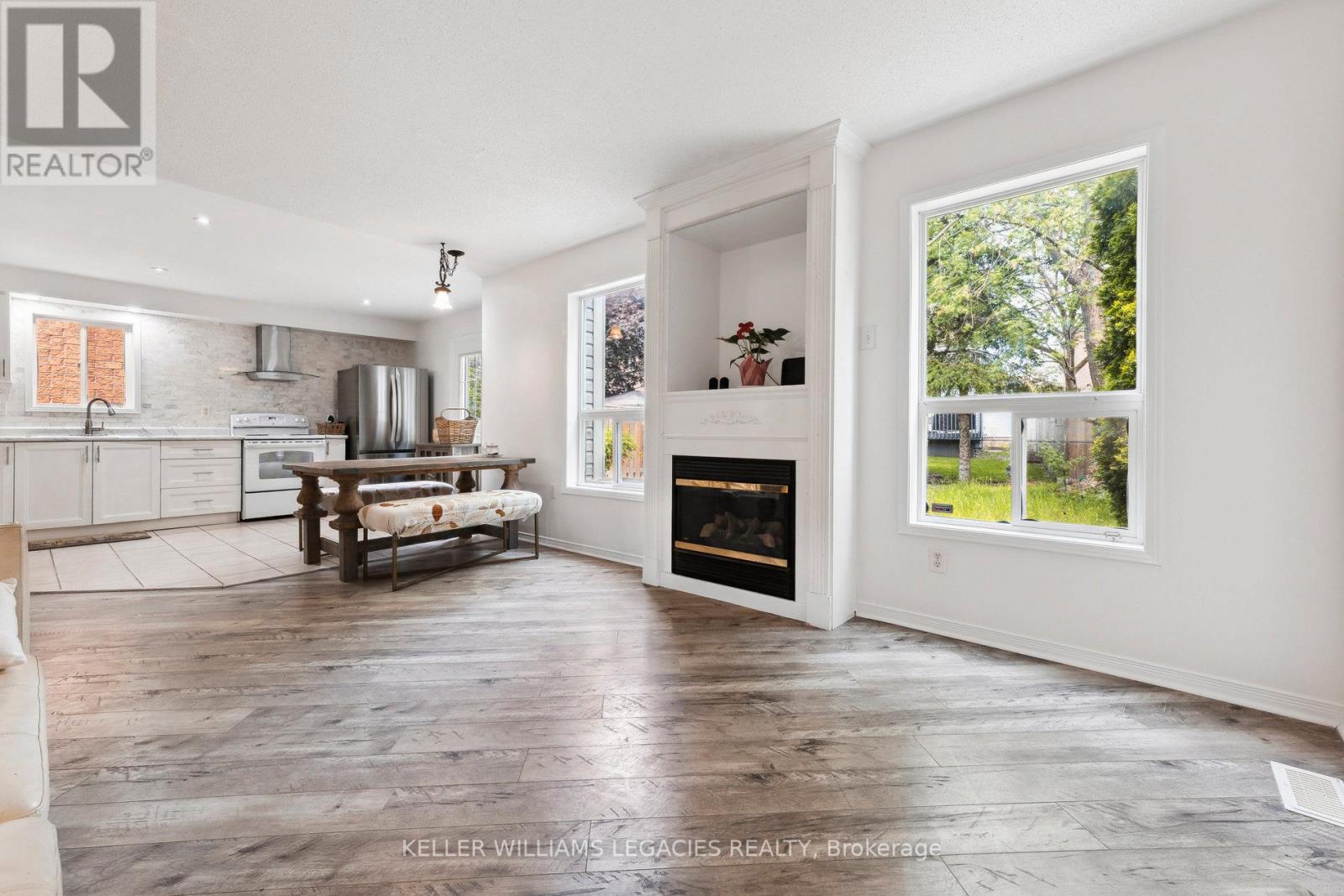 135 Mcsweeney Crescent, Ajax (Northwest Ajax), Ontario  L1T 4C8 - Photo 12 - E12208607