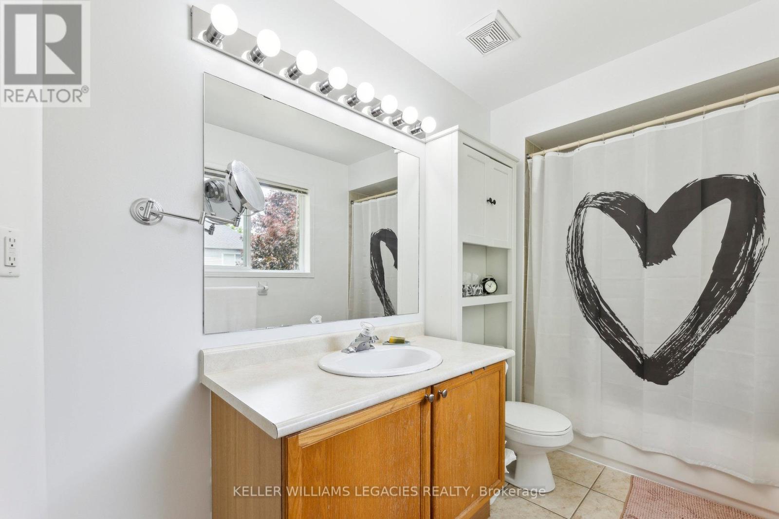 135 Mcsweeney Crescent, Ajax (Northwest Ajax), Ontario  L1T 4C8 - Photo 16 - E12208607