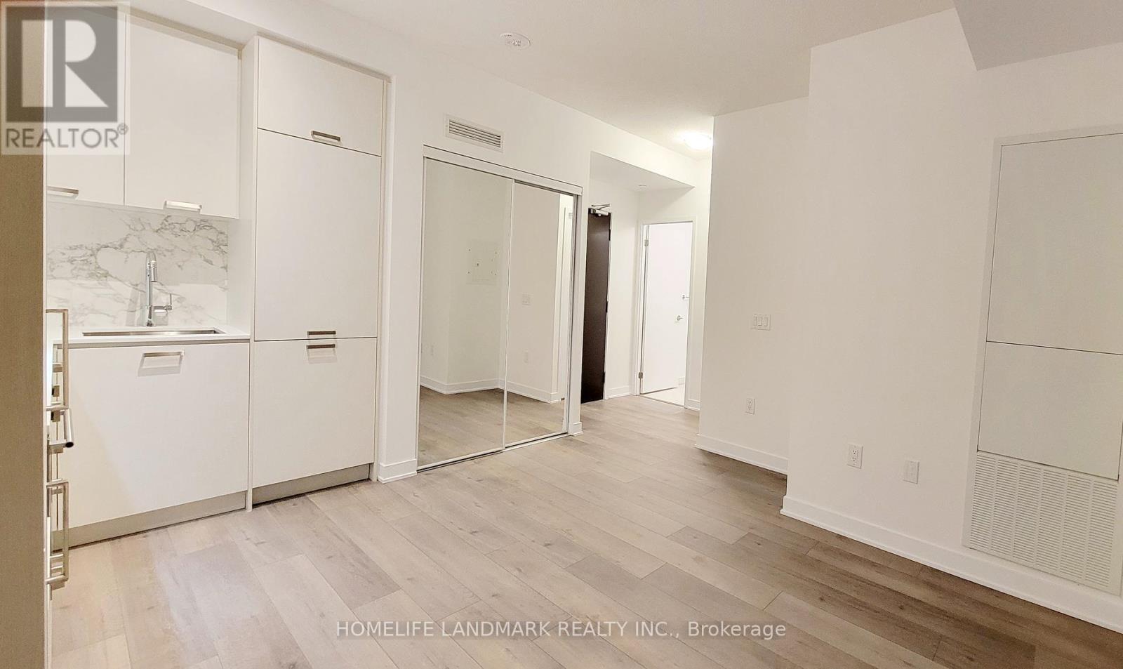 1003 - 10 HONEYCRISP CRESCENT, Vaughan, Ontario
