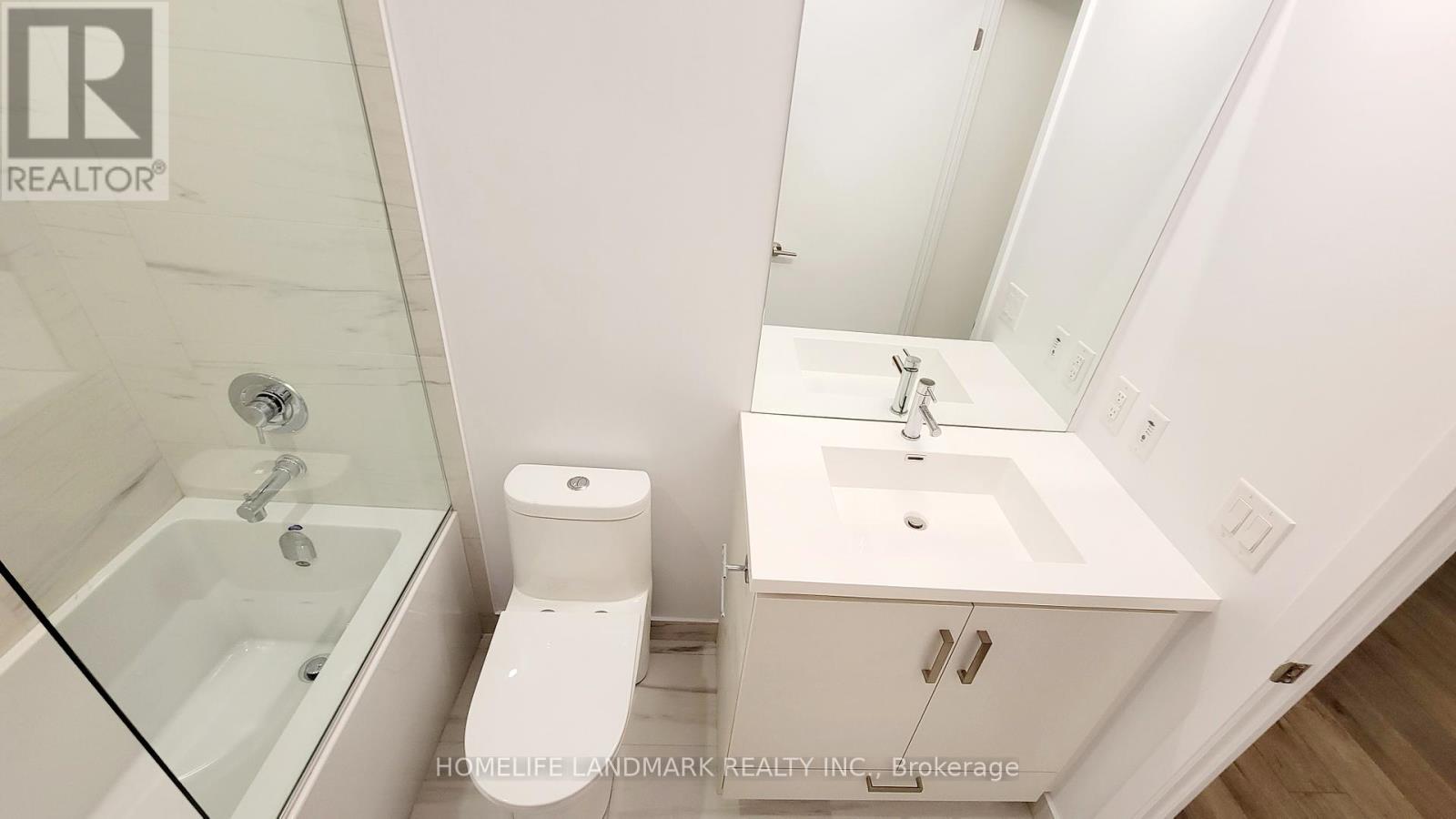 1003 - 10 Honeycrisp Crescent, Vaughan, Ontario  L4K 0M7 - Photo 14 - N12208599