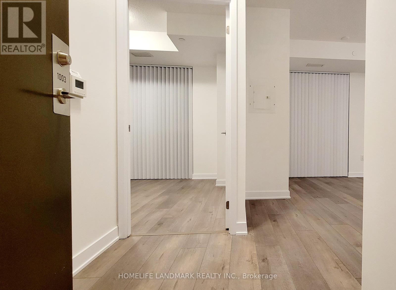 1003 - 10 Honeycrisp Crescent, Vaughan, Ontario  L4K 0M7 - Photo 9 - N12208599