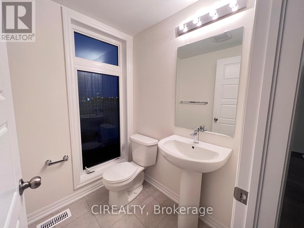 118 Solstice Circle, Newmarket (Woodland Hill), Ontario  L3X 0L5 - Photo 14 - N12208606