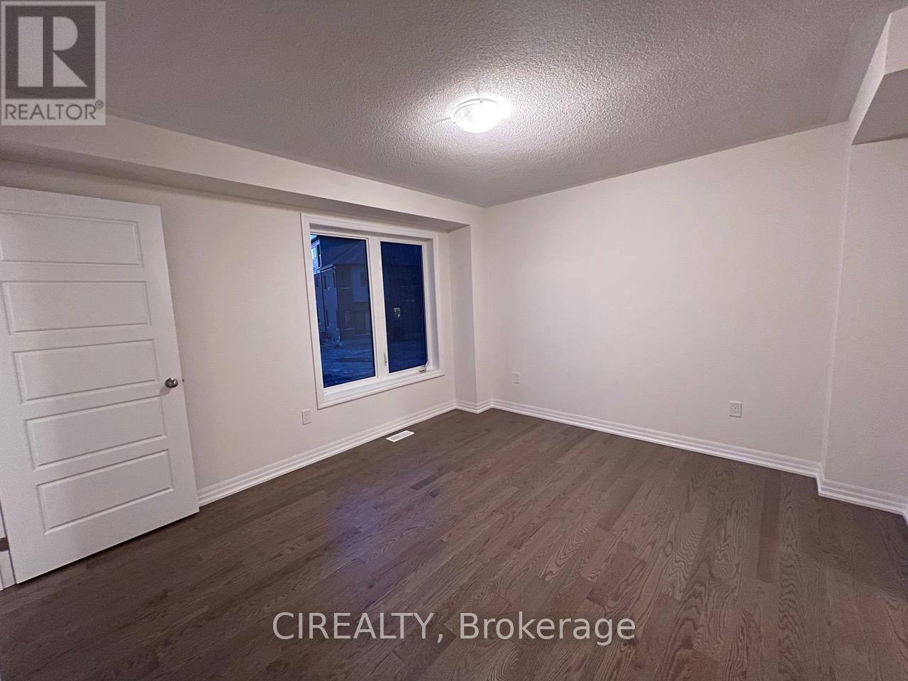 118 Solstice Circle, Newmarket (Woodland Hill), Ontario  L3X 0L5 - Photo 3 - N12208606